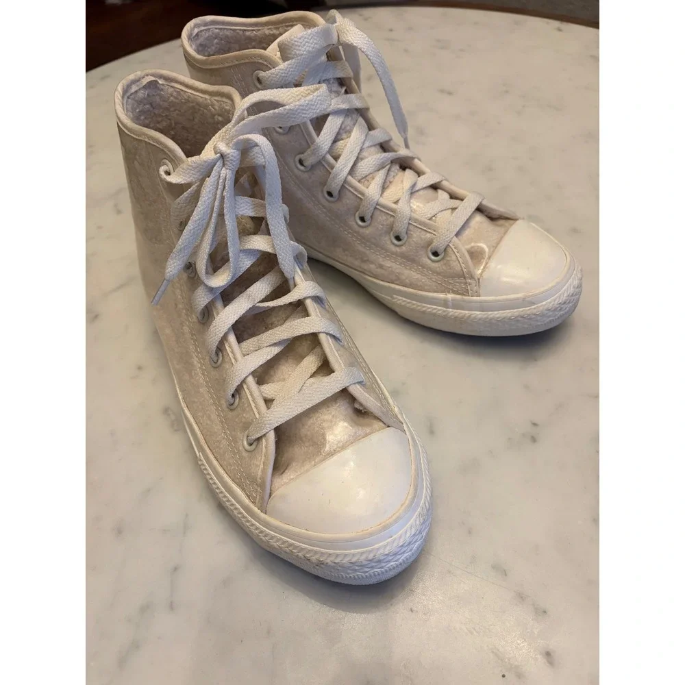 Converse Chuck Taylor Back to School Sherpa Lined Translucent Junior 6